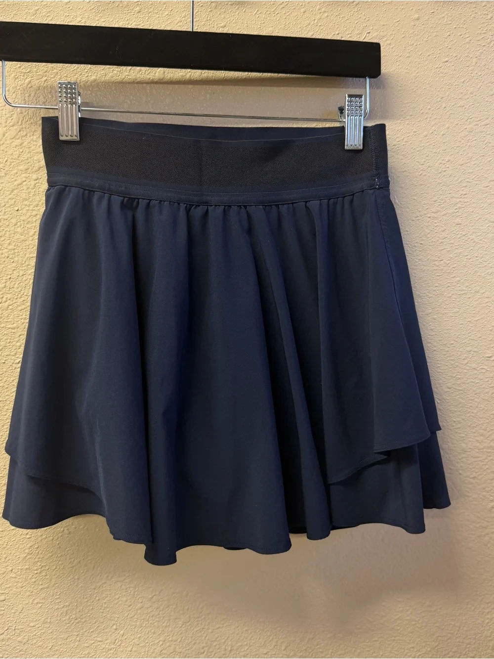 Lululemon Women's Navy High Rise Court skirt
